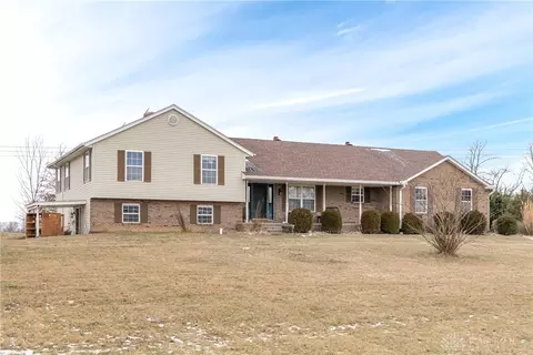 Exterior - 929 N Tecumseh Rd, Springfield, OH 45504 photo 3 of 7