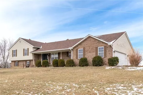 Exterior - 929 N Tecumseh Rd, Springfield, OH 45504 photo 1 of 7