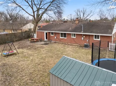 Exterior - 2267 Yorkshire Pl, Kettering, OH 45419 photo 4 of 6