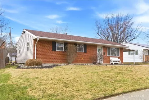 349 Oakridge Dr, Wilmington, OH 45177