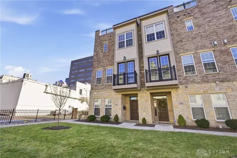 121 Lowe Ln, Dayton, OH 45402