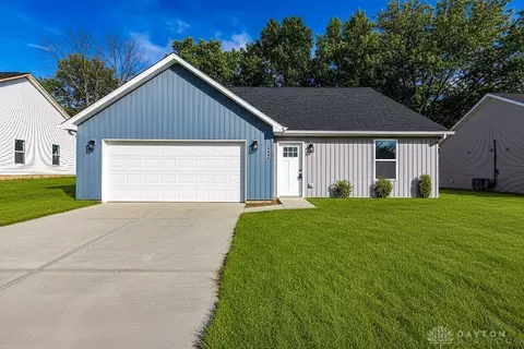 2064 Thimble Creek Dr, Dayton, OH 45426