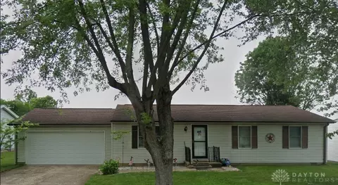 113 Phelps Farm Cir, Englewood, OH 45322
