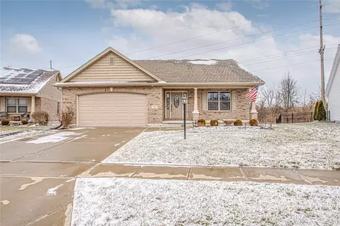 1242 Redbud Cir, Germantown, OH 45327