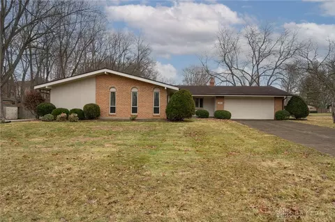 494 Towncrest Dr, Dayton, OH 45434