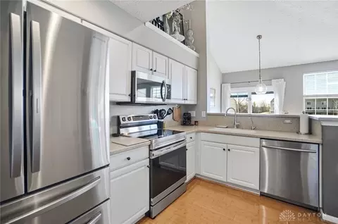 Kitchen - 4019 Fieldsedge Dr, Mason, OH 45040 photo 3 of 6