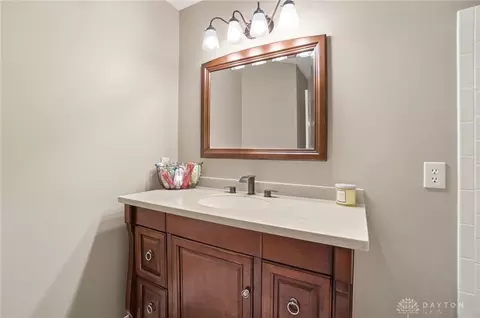 Bath - 4019 Fieldsedge Dr, Mason, OH 45040 photo 2 of 11