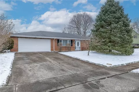 711 Doral Dr, Xenia, OH 45385