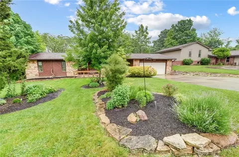 536 Queen Eleanor Ct, Miamisburg, OH 45342
