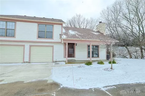 1390 Sanzon Dr, Fairborn, OH 45324