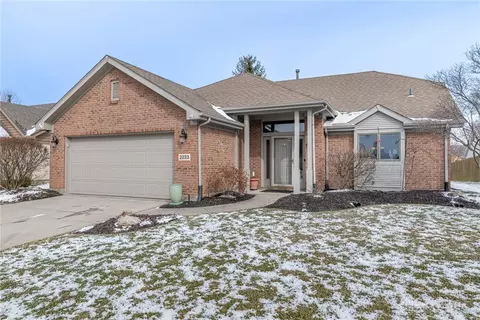 2223 Four Seasons Trl, Miamisburg, OH 45342
