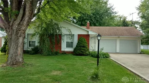 5 Maplewood Dr, Jamestown, OH 45335
