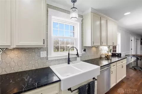 Kitchen - 9725 Sheehan Rd, Centerville, OH 45458 photo 5 of 6
