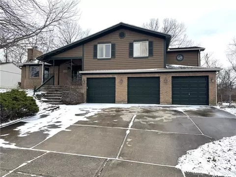 1740 E Lindsey Ave, Miamisburg, OH 45342