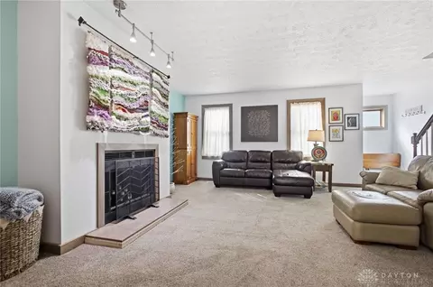 Living - 3167 Gracemore, Kettering, OH 45420 photo 3 of 3