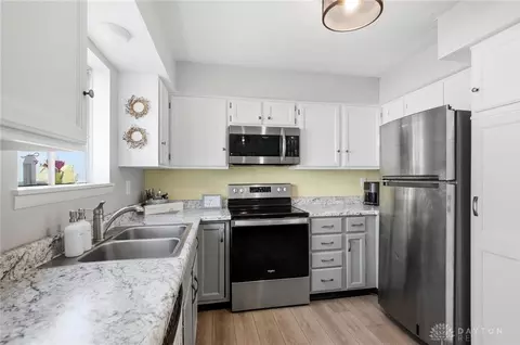 Kitchen - 3167 Gracemore, Kettering, OH 45420 photo 5 of 5