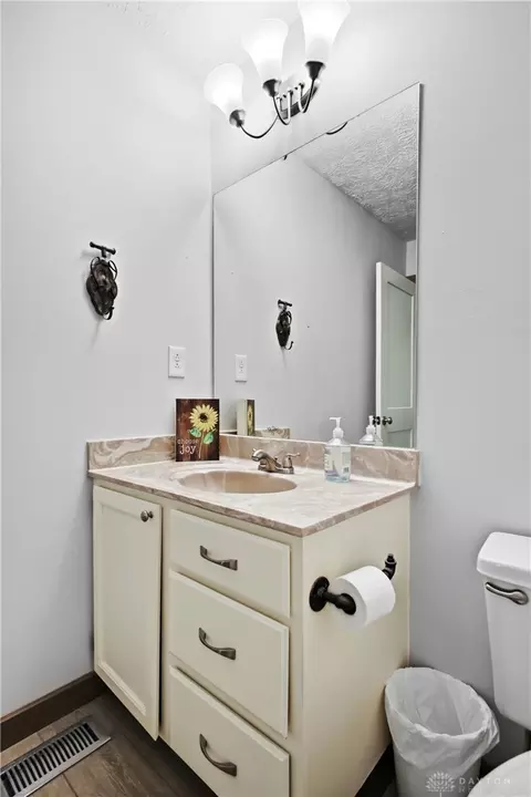 Bath - 3167 Gracemore, Kettering, OH 45420 photo 5 of 5