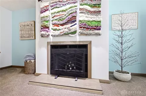 Living - 3167 Gracemore, Kettering, OH 45420 photo 2 of 3