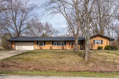 4102 Ridgetop Dr, Bellbrook, OH 45305