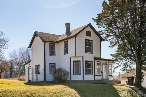 613 E 2nd St, Xenia, OH 45385