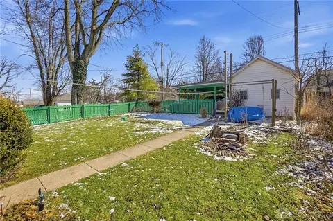 Exterior - 920 Oak St, Springfield, OH 45505 photo 6 of 6