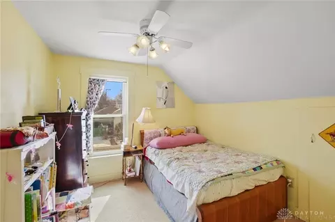 Bedroom - 920 Oak St, Springfield, OH 45505 photo 5 of 6