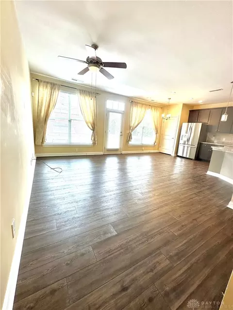 Living - 199 E Rochelle St #I199, Cincinnati, OH 45219 photo 2 of 4