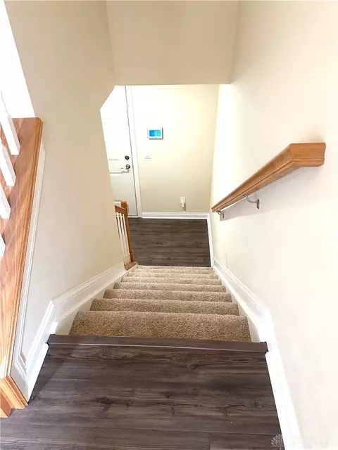 Entry Way - 199 E Rochelle St #I199, Cincinnati, OH 45219 photo 2 of 2