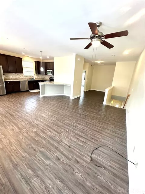 Living - 199 E Rochelle St #I199, Cincinnati, OH 45219 photo 3 of 4