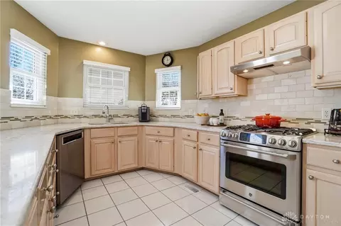 Kitchen - 1914 Home Path Ct, Centerville, OH 45459 photo 1 of 5