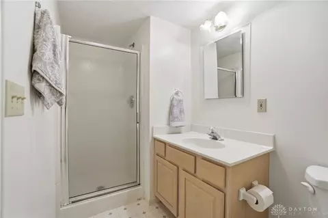 Bath - 1914 Home Path Ct, Centerville, OH 45459 photo 6 of 6