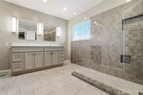 Bath - 1914 Home Path Ct, Centerville, OH 45459 photo 1 of 6
