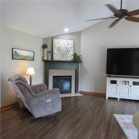 Living - 13400 Whitefeather, Anna, OH 45302 photo 3 of 3