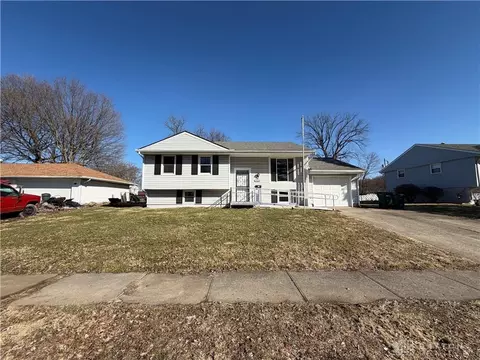 Exterior - 518 Hazelbrook Ave, Springfield, OH 45506 photo 4 of 10