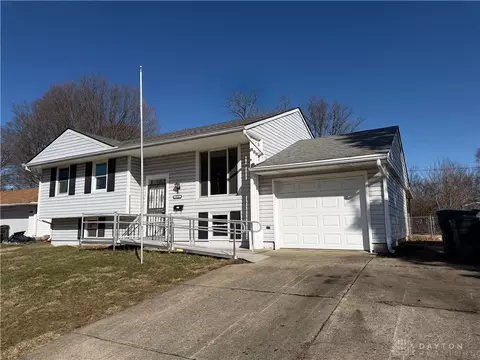 Exterior - 518 Hazelbrook Ave, Springfield, OH 45506 photo 5 of 10