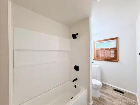 Bath - 518 Hazelbrook Ave, Springfield, OH 45506 photo 1 of 3