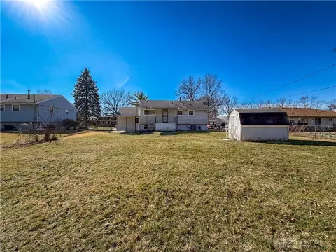 Exterior - 518 Hazelbrook Ave, Springfield, OH 45506 photo 9 of 10