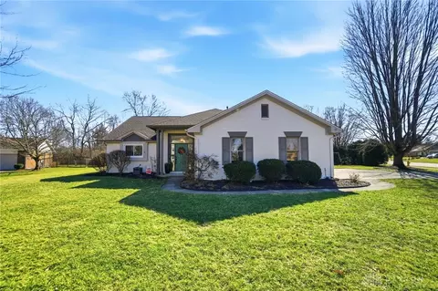 9600 Feather Wood Ln, Washington Township, OH 45458