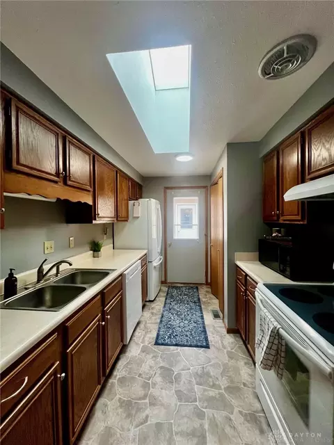 4577 Reno Ln, Springfield, OH 45503 photo 4