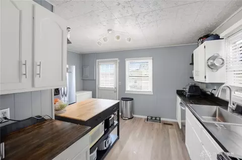 Kitchen - 2804 Lowman St, Springfield, OH 45505 photo 1 of 2