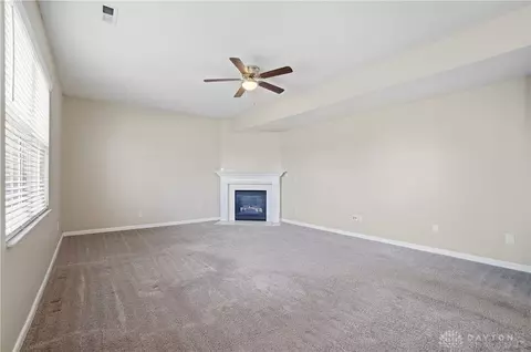 Living - 7462 Heaton Cir, Maineville, OH 45039 photo 2 of 5