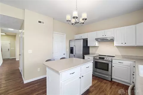 Kitchen - 7462 Heaton Cir, Maineville, OH 45039 photo 5 of 5