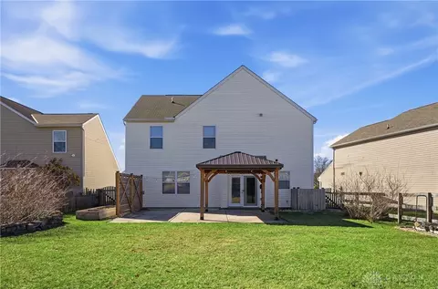 Exterior - 7462 Heaton Cir, Maineville, OH 45039 photo 7 of 12