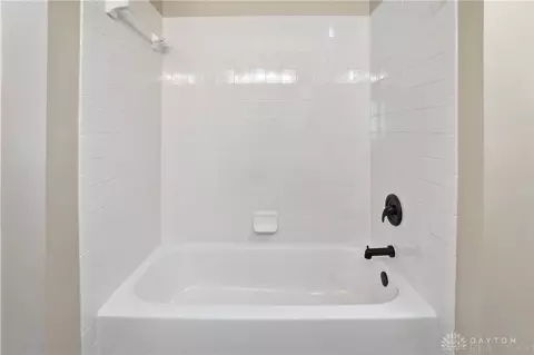 Bath - 7462 Heaton Cir, Maineville, OH 45039 photo 6 of 8