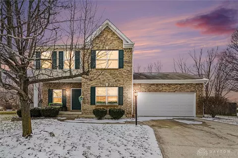 2880 Manor Ct, Troy, OH 45373