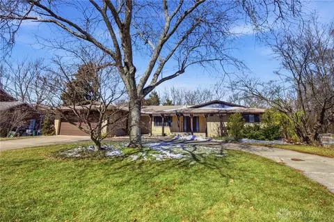 2469 Banyon Dr, Dayton, OH 45431