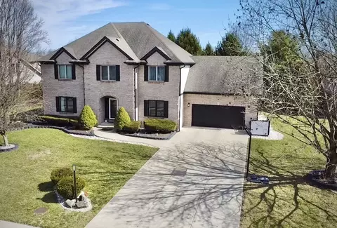 10748 Country Walk Ct, Centerville, OH 45458