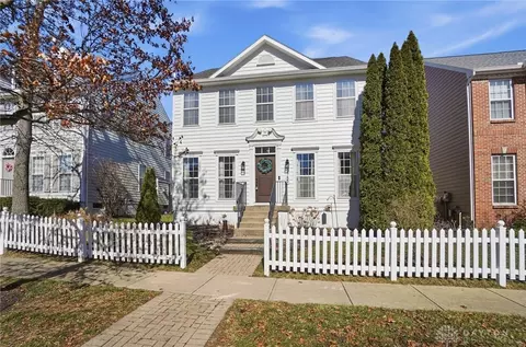 9759 Cobblewood Ct, Centerville, OH 45458