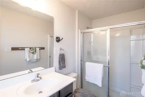 Bath - 2795 Kingman Dr, Xenia, OH 45385 photo 2 of 5