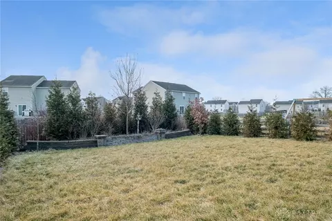 Exterior - 2795 Kingman Dr, Xenia, OH 45385 photo 4 of 6